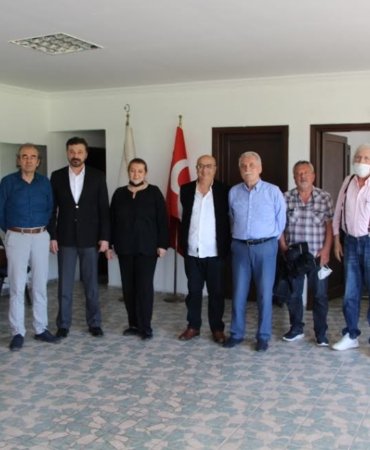 KEV’den Erdekli yöneticilere kitap armağanı