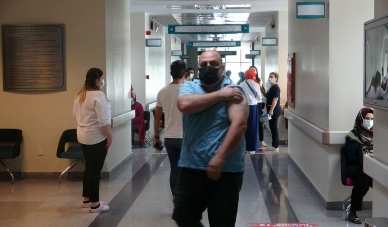 Balıkesir'de günlük aşı rekoru kırıldı