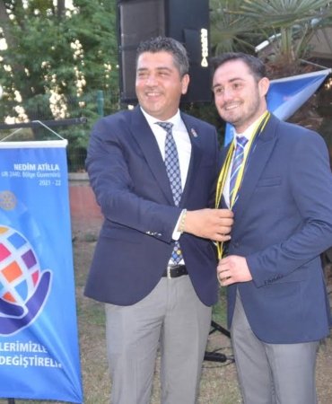 Bandırma Rotary Kulübü bayrağı Doğru’da