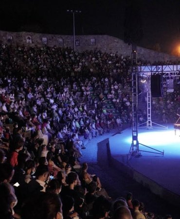 AYVALIK'TA FAZIL SAY EZGİLERİ YANKILANDI