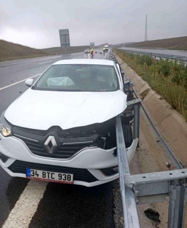 balikesir_de_refuje_carpan_otomobilin_surucus_14467307_osd