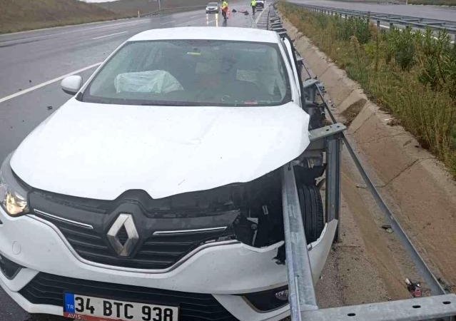 balikesir_de_refuje_carpan_otomobilin_surucus_14467307_osd