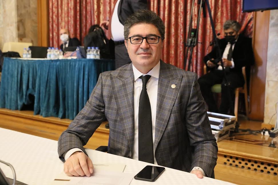 ENSAR AYTEKİN: AKP VATANDAŞIN SIRTINDAKİ KAMBURDUR