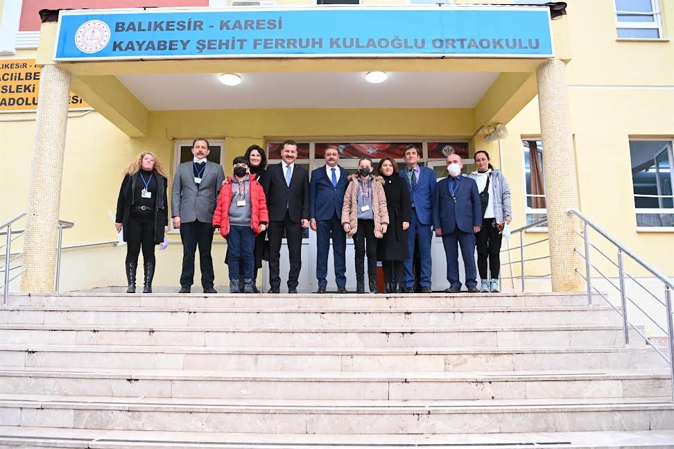 ÖĞRETMENLER GELECEĞİN MİMARIDIR