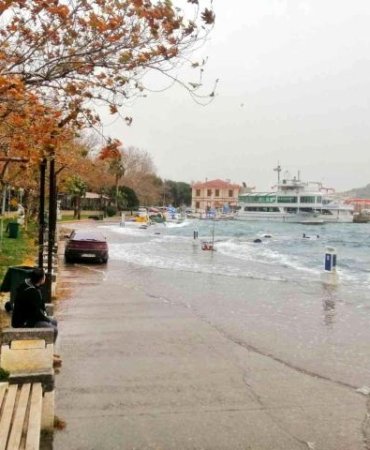 BALIKESİR'DEKİ FIRTINANIN BİLANÇOSU AÇIKLANDI