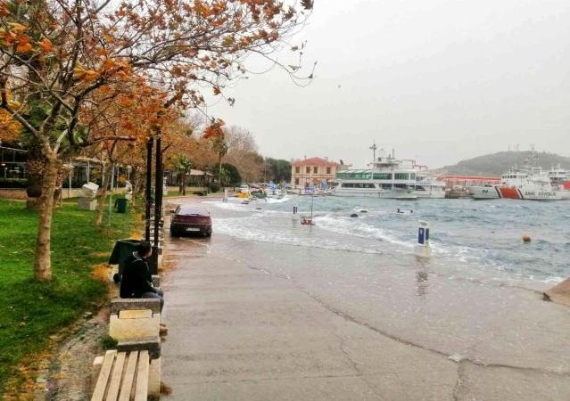 BALIKESİR'DEKİ FIRTINANIN BİLANÇOSU AÇIKLANDI