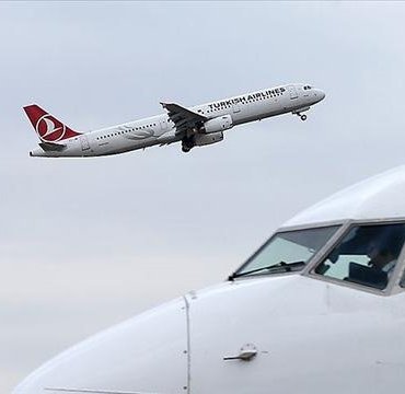 Diyarbakır-İstanbul seferini yapan uçak fırtına nedeniyle Balıkesir'e indi