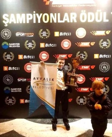 10 YAŞINDA KUPA KAZANDI