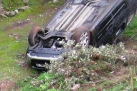 Yine aynı bölgede iki araç şarampole uçtu