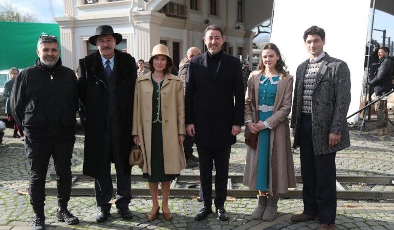 BANDIRMA FÜZE KULÜBÜ'NÜN ÇEKİMLERİ CUMHURİYET MEYDANINDA YAPILDI