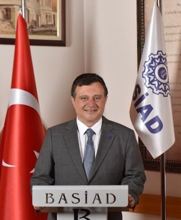 “ Eskiden Müşteri VELİNİMETTİ, Şimdi VERİ NİMET''