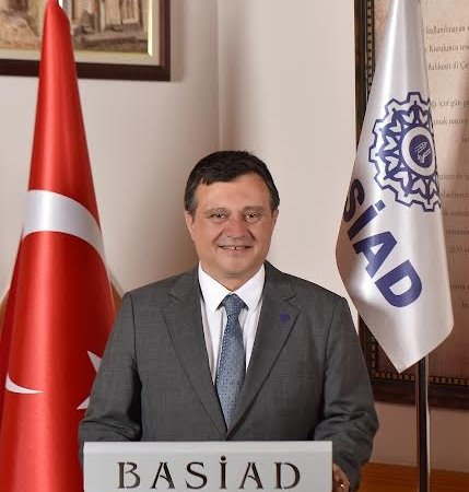 “ Eskiden Müşteri VELİNİMETTİ, Şimdi VERİ NİMET''