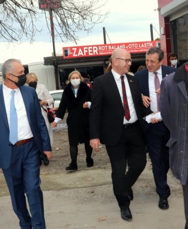 CHP YOLLARA DÜŞTÜ