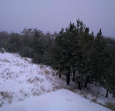 Balıkesir'de mevsimin ilk karı yağdı, Ulus Dağı beyaza büründü
