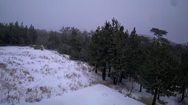 Balıkesir'de mevsimin ilk karı yağdı, Ulus Dağı beyaza büründü