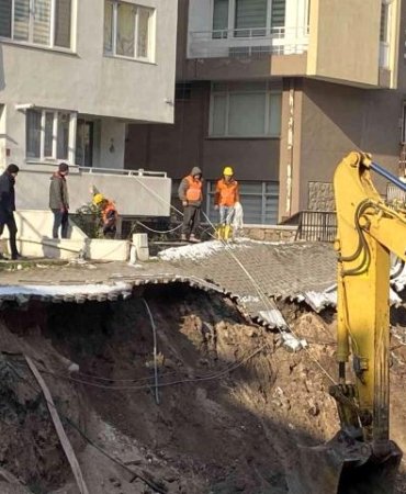 TOPRAK KAYDI EVLER BOŞALTILDI