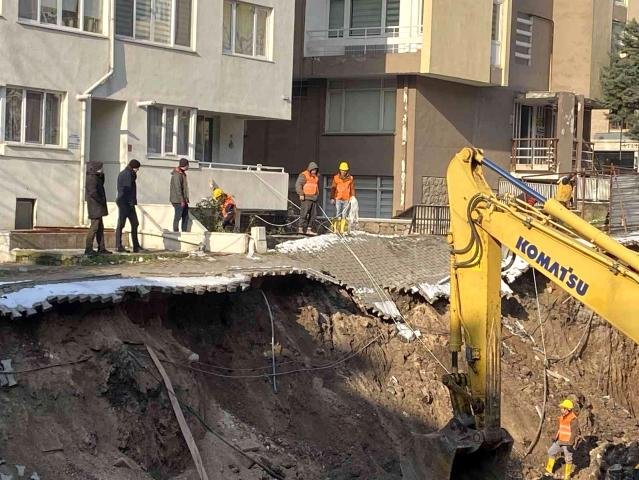 TOPRAK KAYDI EVLER BOŞALTILDI