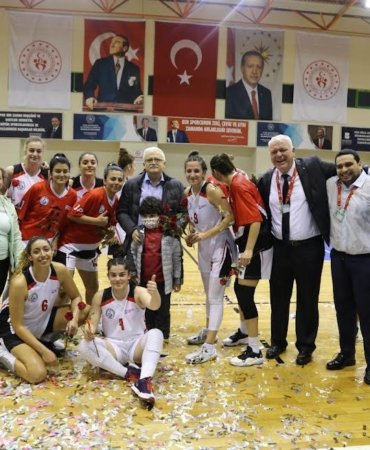 KÖRFEZİN İNCİLERİ FİNALLERDE