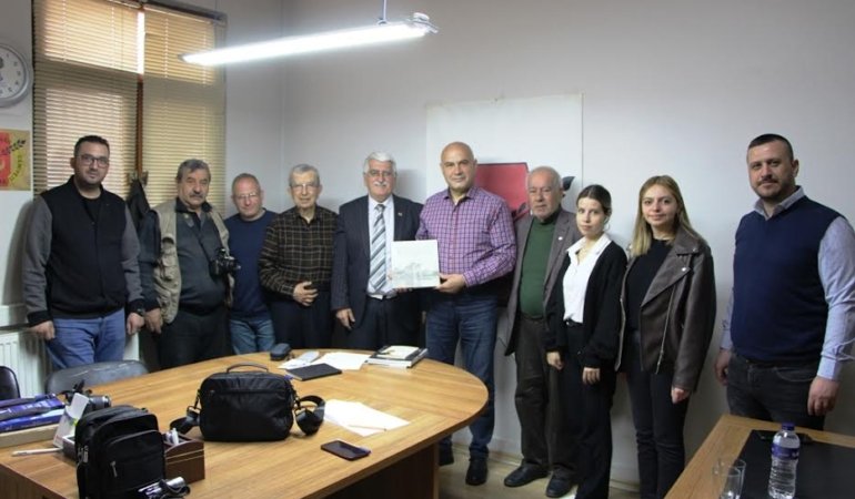 Eski milletvekili Turhan Çömez: “İngiltere’de düzenim var, siyaseti düşünmüyorum”