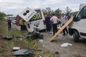 BALIKESİR’DE KATLİAM GİBİ KAZA: 8 ölü, 11 yaralı