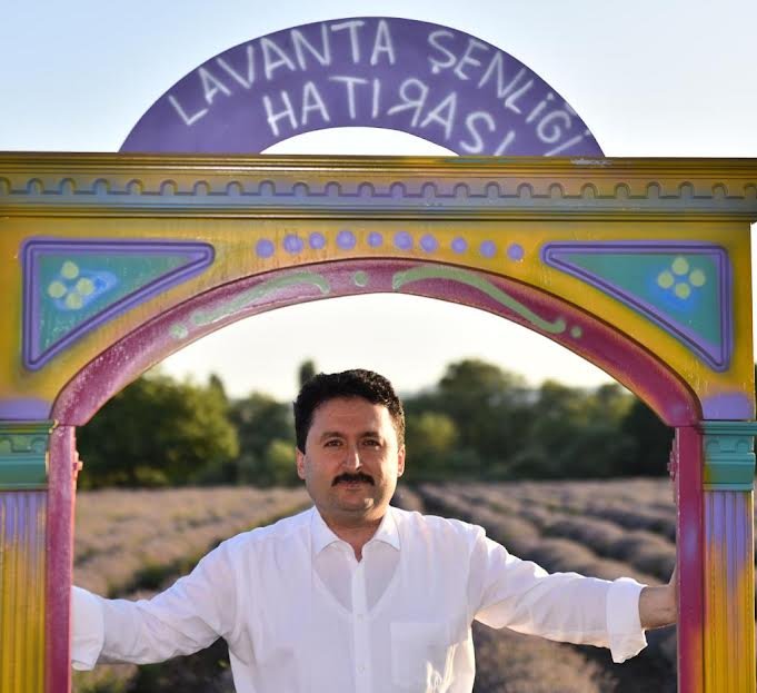 LAVANTA BAHÇESİ BÜYÜLÜYOR