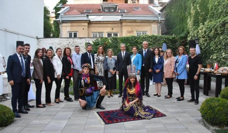 BELGRAD'DA BALIKESİR RÜZGARI ESTİ