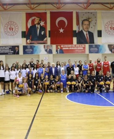 DEVECİLER'DEN MİLLİ TAKIMA ZİYARET