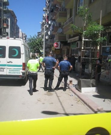 ÖNCE ESKİ EŞİNİ, SONRA KENDİNİ VURDU