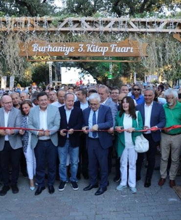 BURHANİYE 3.KİTAP FUARI KAPILARINI SANATSEVERLERE AÇTI