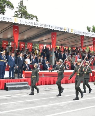 BALIKESİR'DE 30 AĞUSTOS COŞKUSU