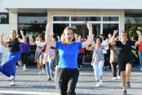 KURTULUŞUN 100. YILINDA 100 KİŞİ İLE ZEYBEK GÖSTERİSİ