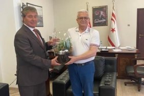 DEVECİLER’DEN KKTC BAŞBAKANI ÜNAL ÜSTEL’E ZİYARET