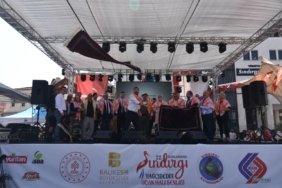 SINDIRGI UÇAN HALI ŞENLİĞİ BAŞLADI