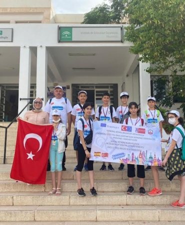 GENERAL KEMAL BALIKESİR ORTAOKULU BİR PROJEYİ DAHA TAMAMLAMANIN GURURUNU YAŞIYOR