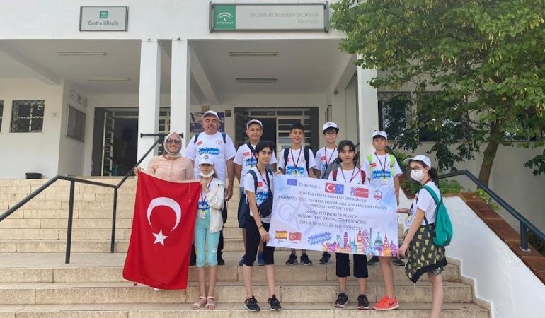 GENERAL KEMAL BALIKESİR ORTAOKULU BİR PROJEYİ DAHA TAMAMLAMANIN GURURUNU YAŞIYOR