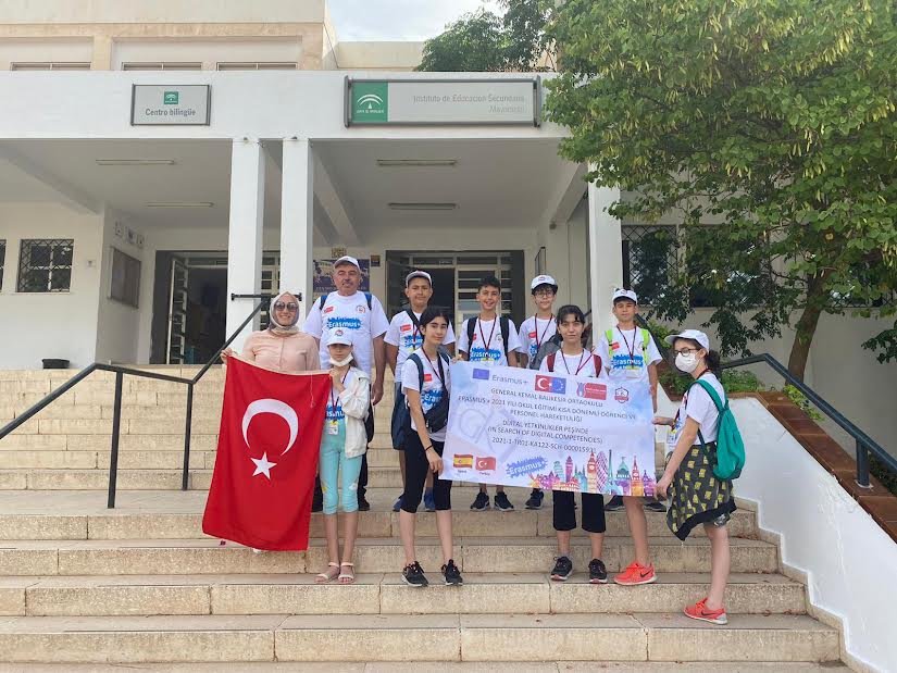 GENERAL KEMAL BALIKESİR ORTAOKULU BİR PROJEYİ DAHA TAMAMLAMANIN GURURUNU YAŞIYOR