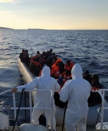 balikesir_aciklarinda_41_duzensiz_gocmen_yaka_15459138_osd