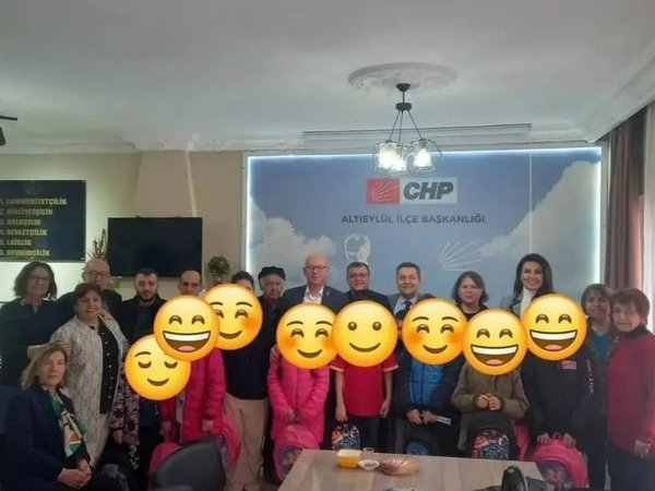 CHP ALTIEYLÜL'DEN ÇOCUKLARA KARNE SÜRPRİZİ