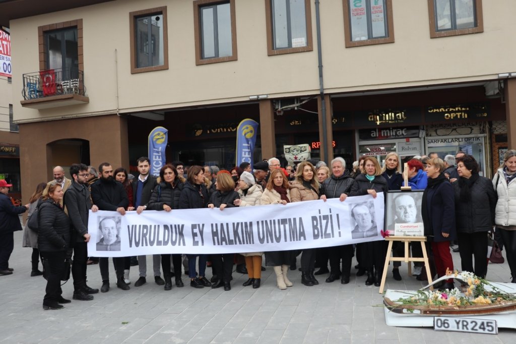 KATLİAMIN 30.YILINDA UĞUR MUMCU BALIKESİR’DE ANILDI