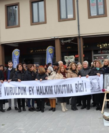 KATLİAMIN 30.YILINDA UĞUR MUMCU BALIKESİR’DE ANILDI