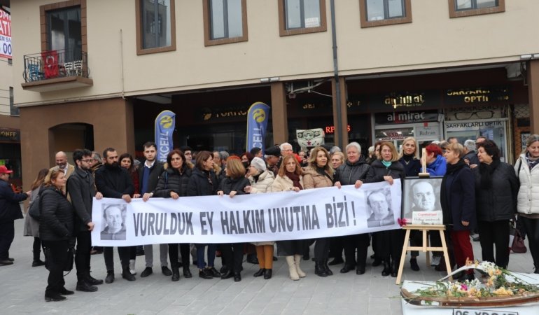 KATLİAMIN 30.YILINDA UĞUR MUMCU BALIKESİR’DE ANILDI