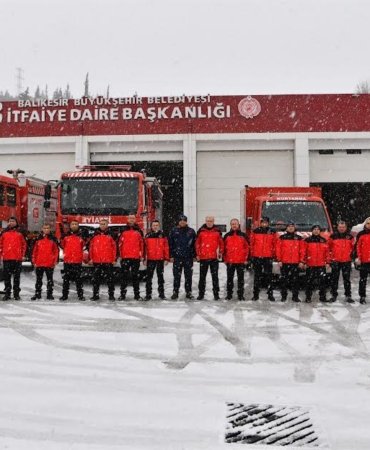 BALIKESİR, DEPREMİN YARALARINI SARMAK İÇİN YOLA ÇIKTI