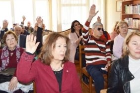 YENİ KUŞAK KÖY ENSTİTÜLÜLERİ DERNEĞİ'NDE BAŞKAN GÜVEN TAZELEDİ