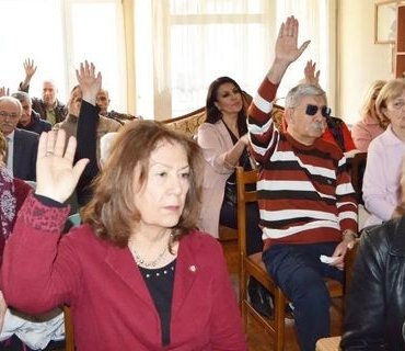 YENİ KUŞAK KÖY ENSTİTÜLÜLERİ DERNEĞİ'NDE BAŞKAN GÜVEN TAZELEDİ