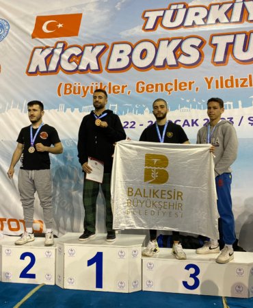 BAÜN’LÜ SPORCULARDAN TÜRKİYE KICK BOKS TURNUVASINDA BÜYÜK BAŞARI