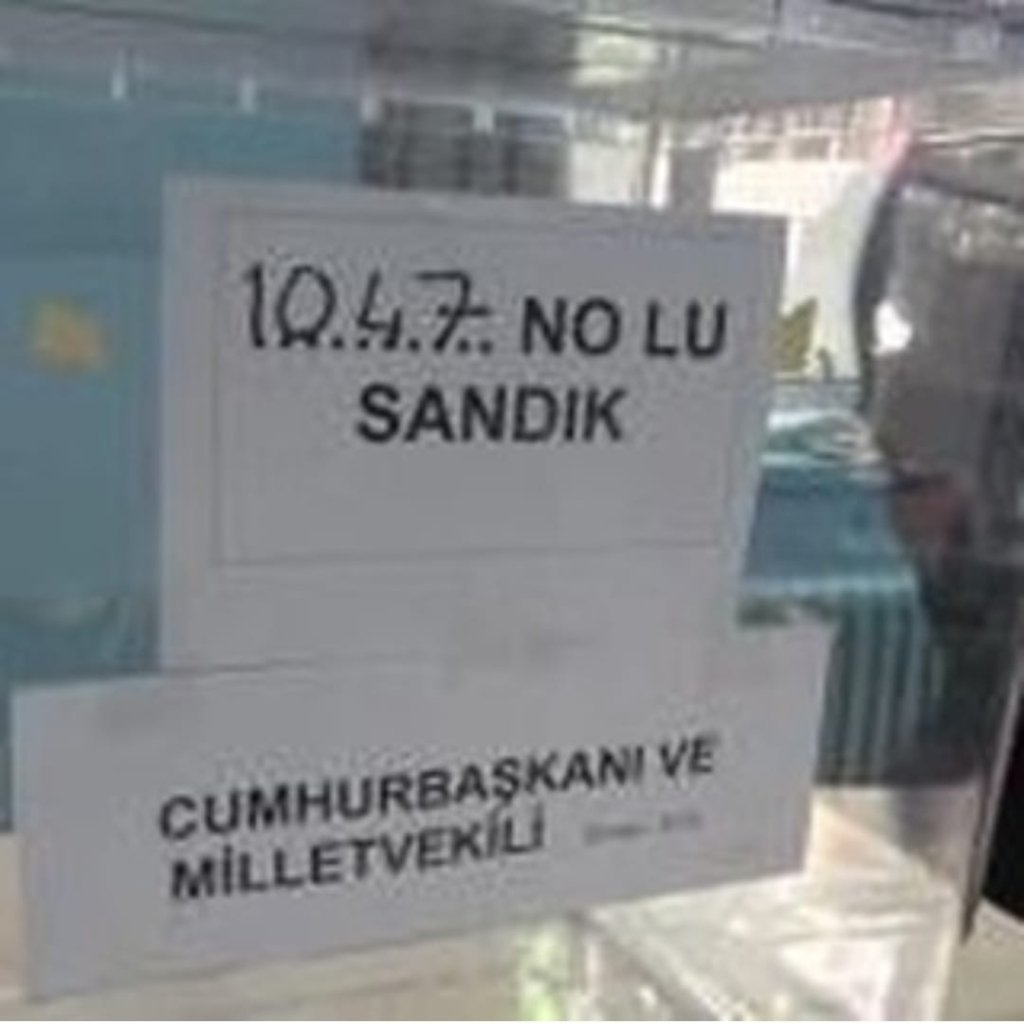 BALIKESİR'DE İLK OYLAR SANDIĞA ATILDI