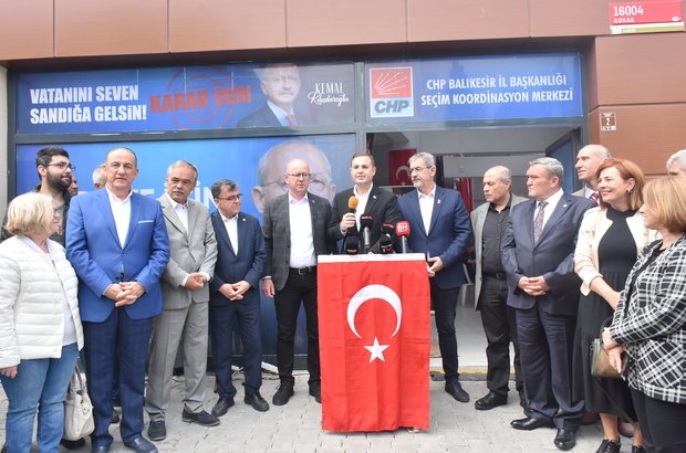 AHMET AKIN: ''Terör örgütleriyle masaya oturanlar terörü bitiremez''