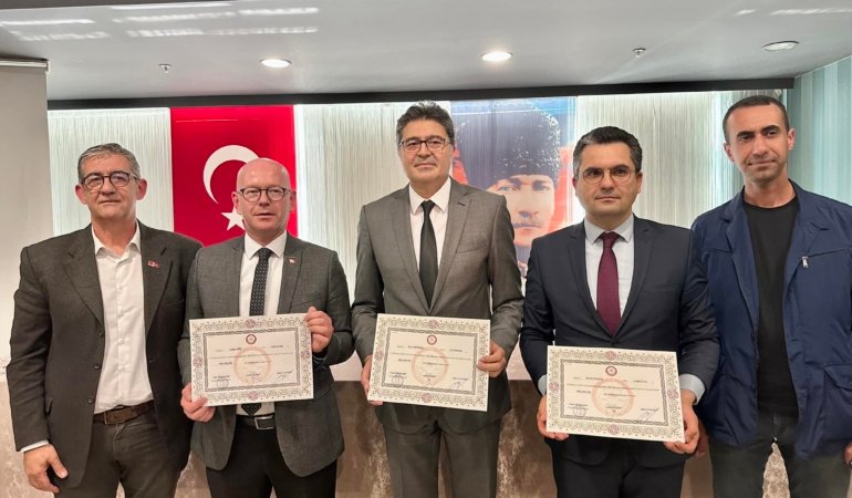 CHP VE DEVA PARTİLİ VEKİLLER MAZBATALARINI ALDI