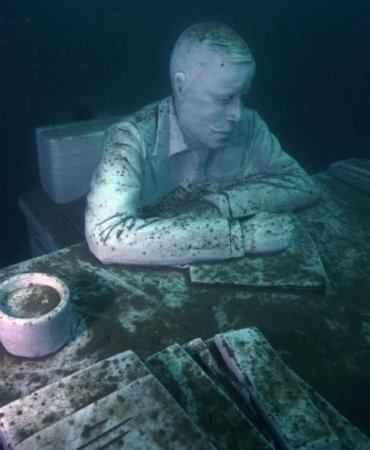 DENİZ ALTINDA HEYKEL GALERİSİ