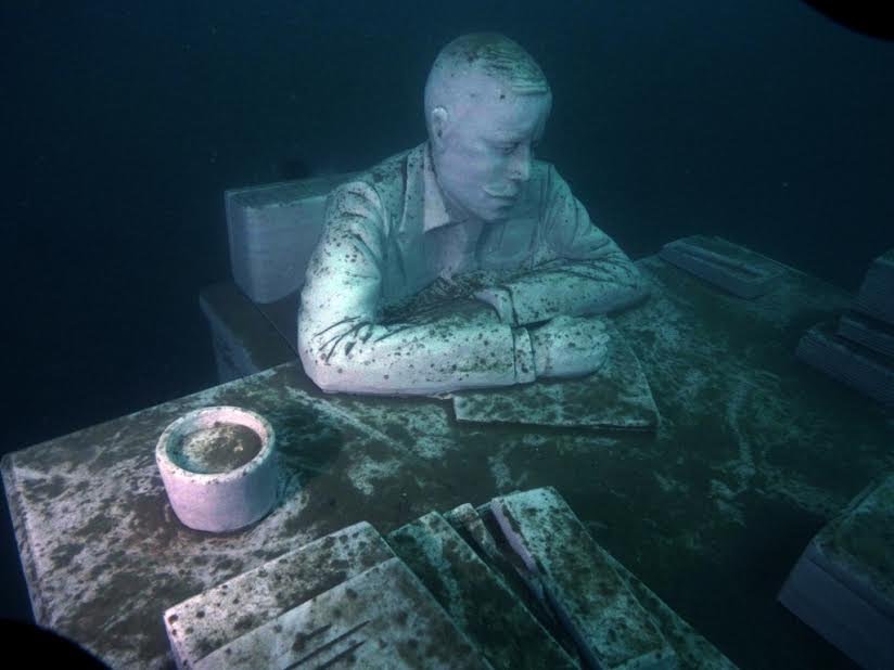 DENİZ ALTINDA HEYKEL GALERİSİ